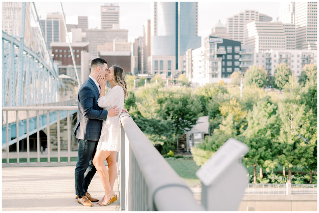 roebling bridge cincinnati ohio engagement session kiss 